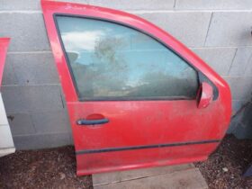 VW Jobb első Ajtó (Részeivel)