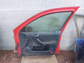 VW Jobb első Ajtó (Részeivel)
