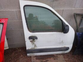 RENAULT Jobb első Ajtó (Részeivel)