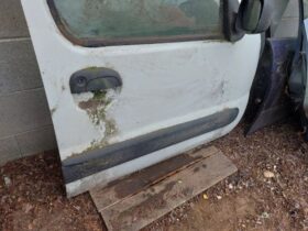 RENAULT Jobb első Ajtó (Részeivel)