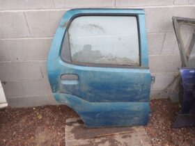 SUZUKI Jobb hátsó Ajtó (Részeivel)