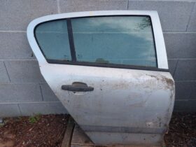OPEL Jobb hátsó Ajtó (Részeivel)