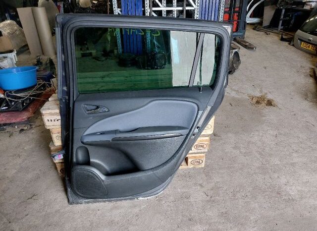 
								OPEL Jobb hátsó Ajtó (Részeivel) full									