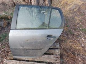 VW Bal hátsó Ajtó (Részeivel)