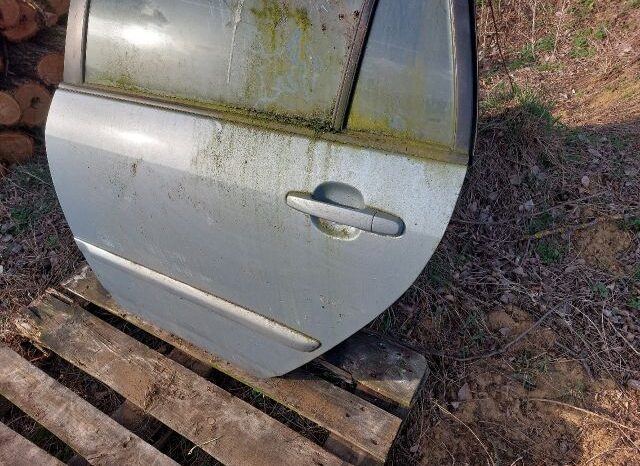
								TOYOTA Bal hátsó Ajtó (Részeivel) full									