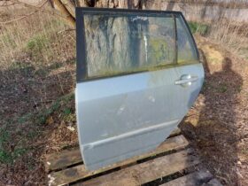 TOYOTA Bal hátsó Ajtó (Részeivel)