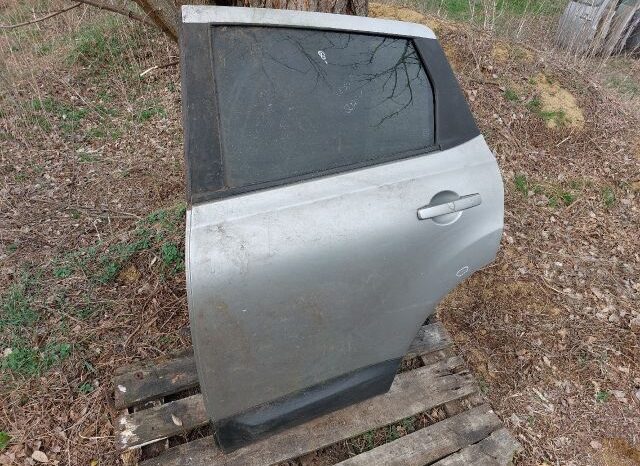 
								NISSAN Bal hátsó Ajtó (Részeivel) full									
