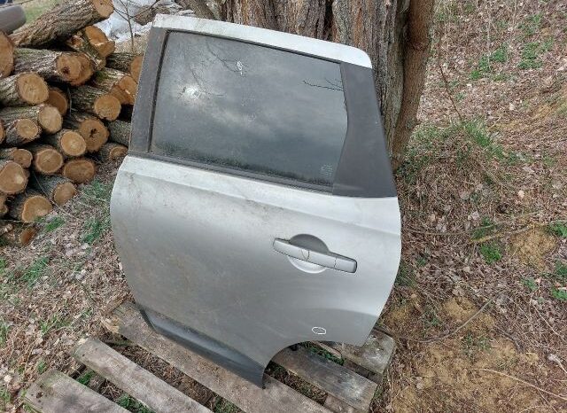 
								NISSAN Bal hátsó Ajtó (Részeivel) full									
