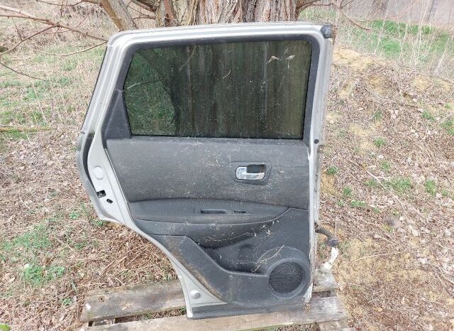 
								NISSAN Bal hátsó Ajtó (Részeivel) full									