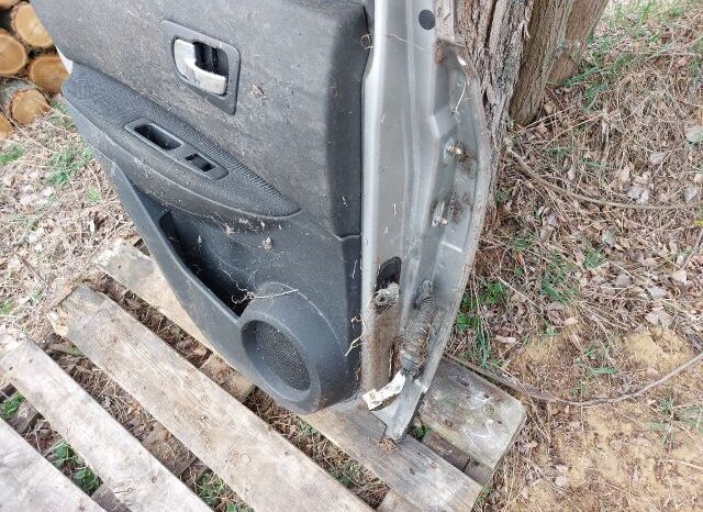 
								NISSAN Bal hátsó Ajtó (Részeivel) full									