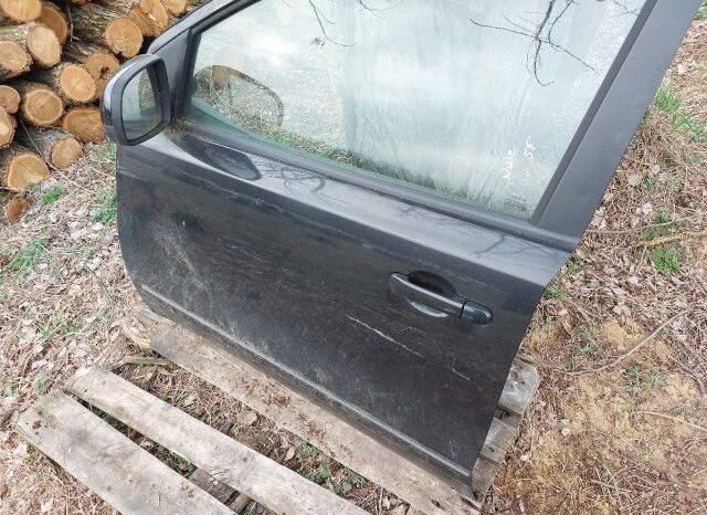 
								NISSAN Bal első Ajtó (Részeivel) full									