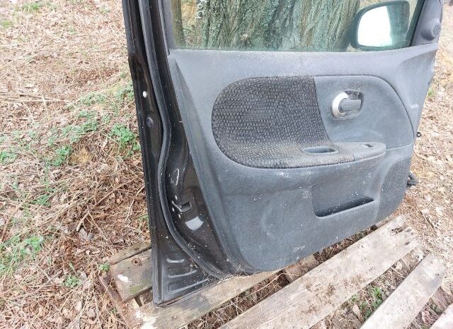 
								NISSAN Bal első Ajtó (Részeivel) full									