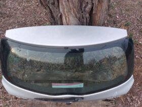 TOYOTA Csomagtérajtó (Részeivel)