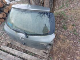 TOYOTA Csomagtérajtó (Részeivel)