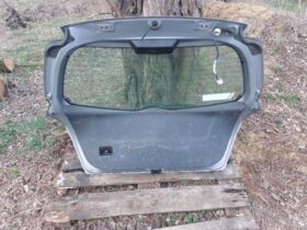 TOYOTA Csomagtérajtó (Részeivel)