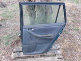 TOYOTA Jobb hátsó Ajtó (Részeivel)