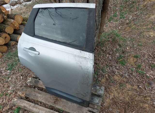 
								NISSAN Jobb hátsó Ajtó (Részeivel) full									