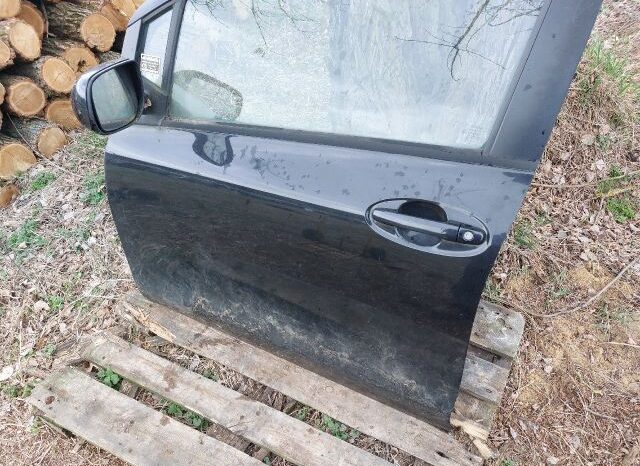 
								TOYOTA Bal első Ajtó (Részeivel) full									
