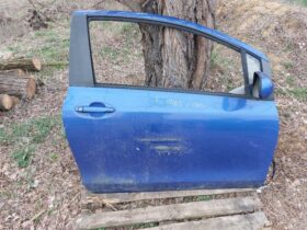 TOYOTA Jobb első Ajtó (Részeivel)