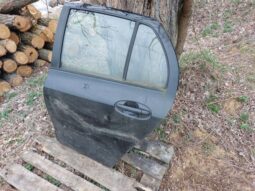 
										TOYOTA Bal hátsó Ajtó (Részeivel) full									