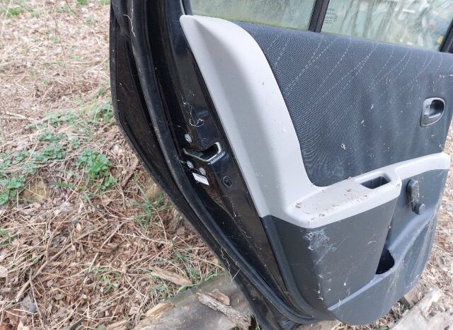 
								TOYOTA Bal hátsó Ajtó (Részeivel) full									