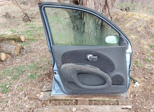 
								NISSAN Bal első Ajtó (Részeivel) full									
