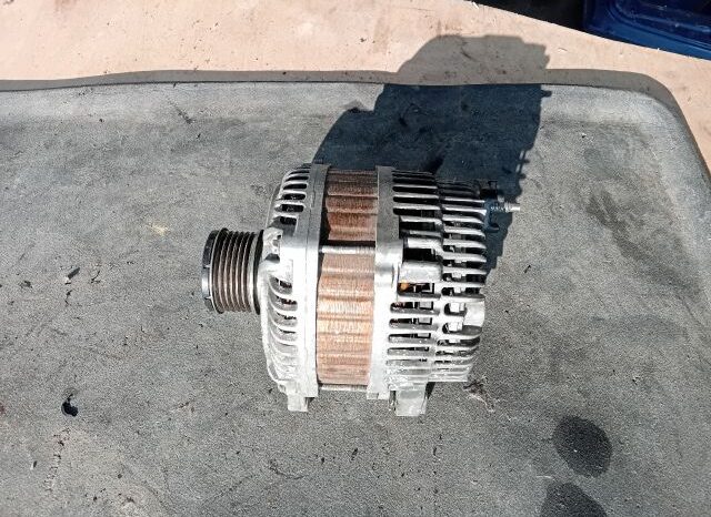 
								RENAULT Generátor full									