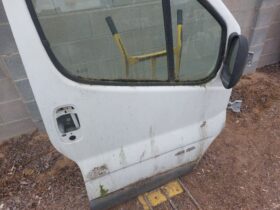 RENAULT Jobb első Ajtó (Részeivel)