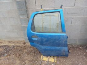SUZUKI Jobb hátsó Ajtó (Részeivel)