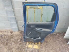SUZUKI Jobb hátsó Ajtó (Részeivel)