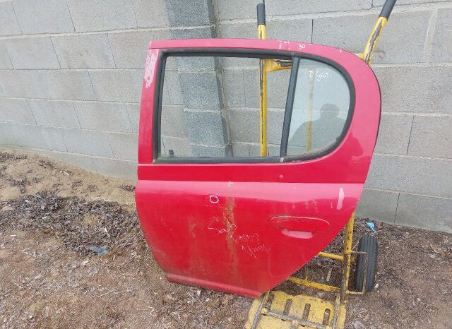 
								TOYOTA Bal hátsó Ajtó (Részeivel) full									
