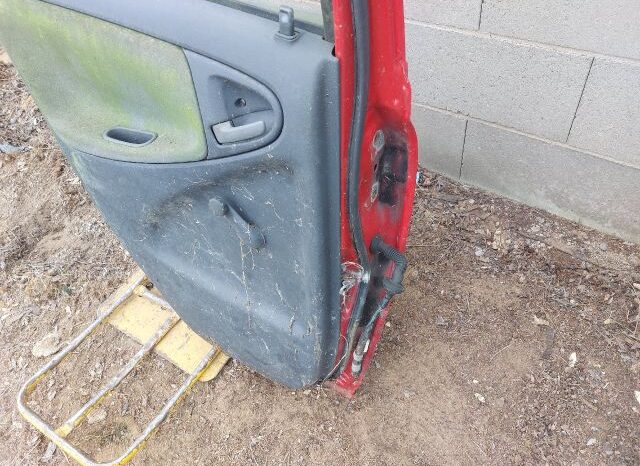 
								TOYOTA Bal hátsó Ajtó (Részeivel) full									