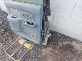 MITSUBISHI Bal hátsó Ajtó (Részeivel)