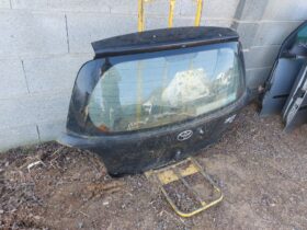 TOYOTA Csomagtérajtó (Részeivel)