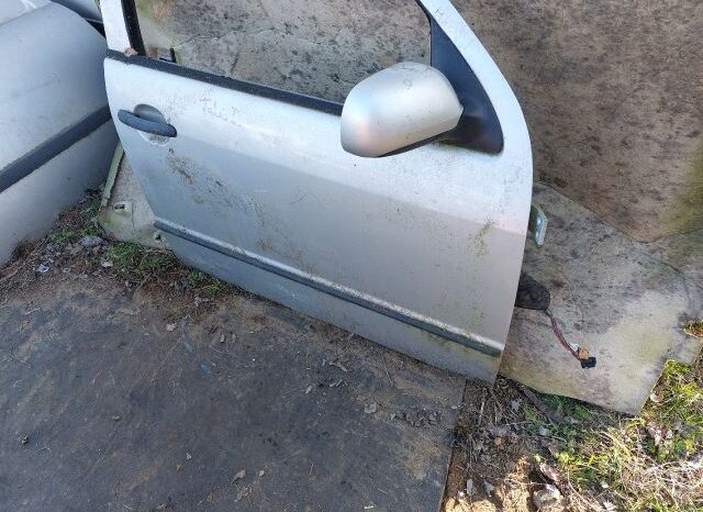 
								SKODA Jobb első Ajtó (Részeivel) full									