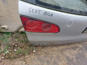 SEAT Csomagtérajtó (Részeivel)