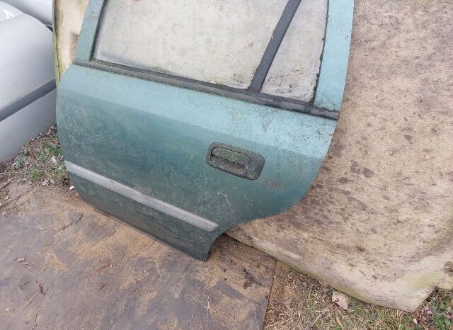 
								OPEL Bal hátsó Ajtó (Részeivel) full									