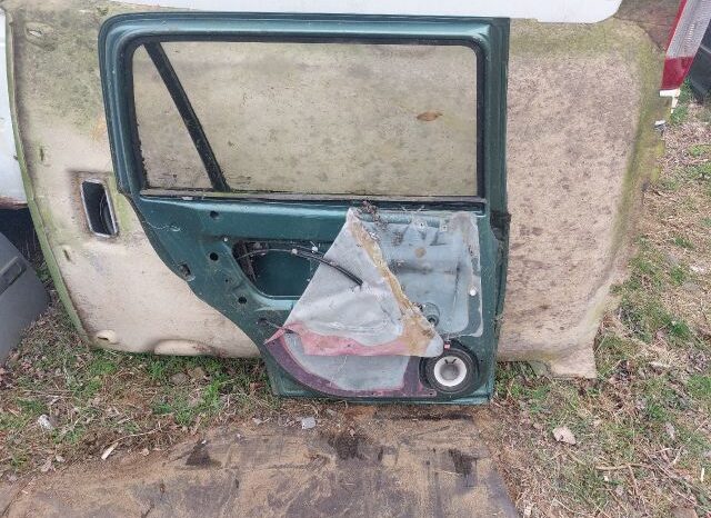 
								OPEL Bal hátsó Ajtó (Részeivel) full									