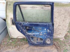 OPEL Bal hátsó Ajtó (Részeivel)
