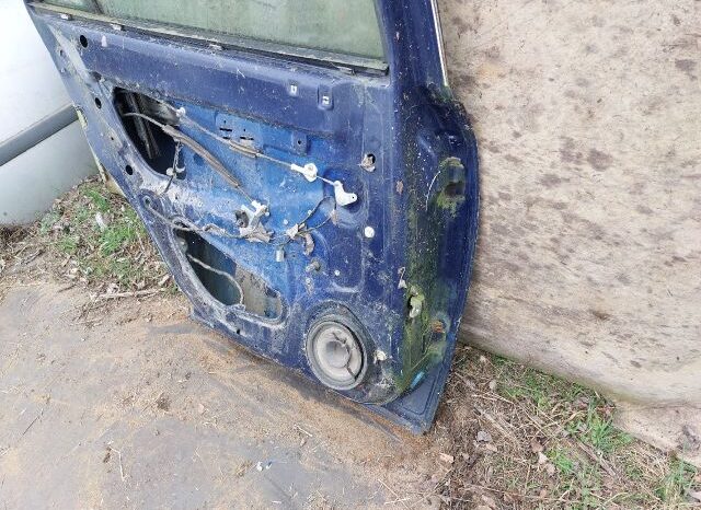 
								OPEL Bal hátsó Ajtó (Részeivel) full									