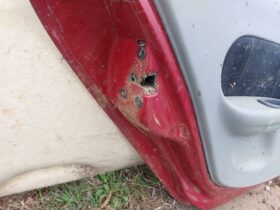 RENAULT Bal hátsó Ajtó (Részeivel)