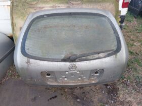 NISSAN Csomagtérajtó (Részeivel)