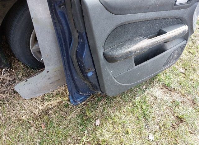 
								FORD Bal első Ajtó (Részeivel) full									