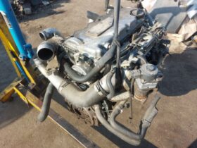 NISSAN Komplett Motor (Segédberendezésekkel)