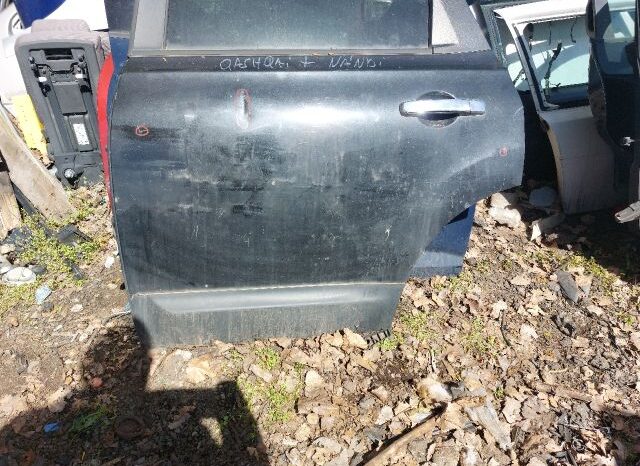 
								NISSAN Bal hátsó Ajtó (Részeivel) full									