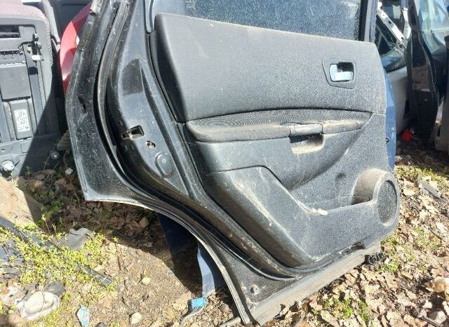 
								NISSAN Bal hátsó Ajtó (Részeivel) full									