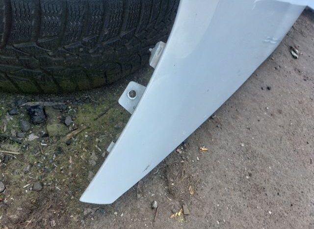 
								NISSAN Jobb első Sárvédő full									