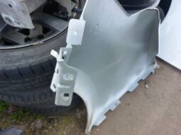 
										NISSAN Jobb első Sárvédő full									