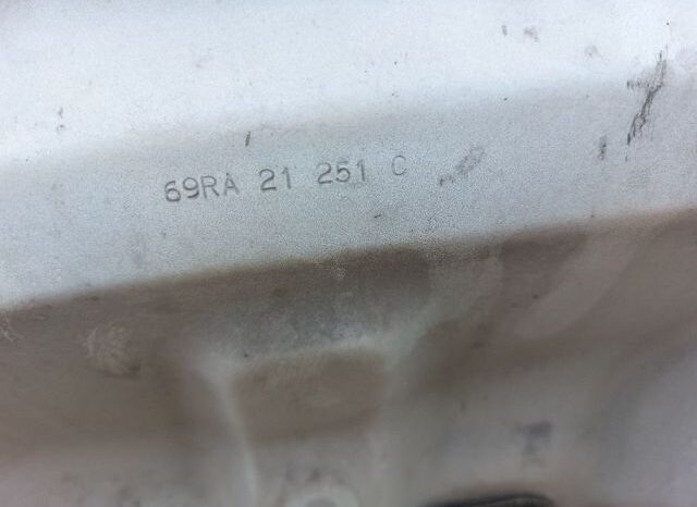 
								NISSAN Motorháztető full									