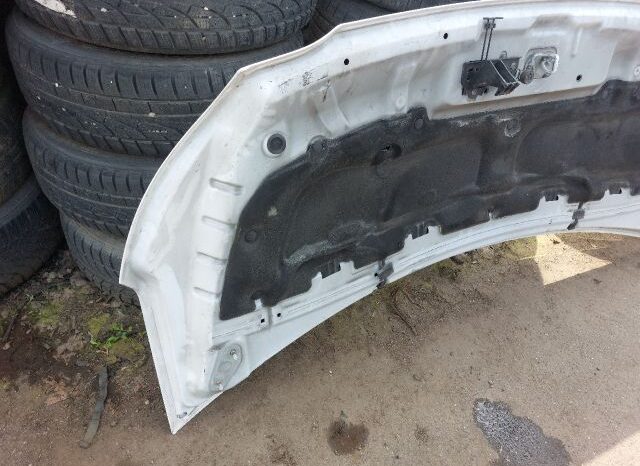 
								NISSAN Motorháztető full									